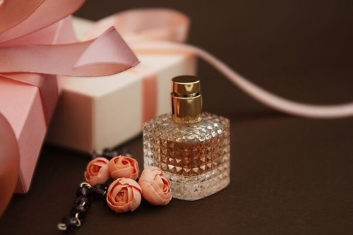 بسته بندی عطر و ادکلن